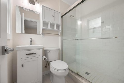Condo in Sarasota, Florida, 1 bedroom  № 2215296 - photo 14
