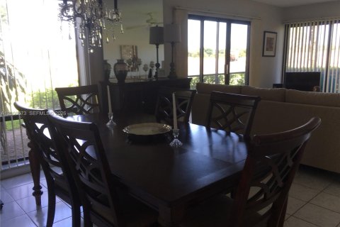 Condo in West Palm Beach, Florida, 2 bedrooms № 2089746 - photo 19