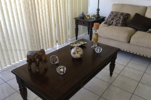 Condo in West Palm Beach, Florida, 2 bedrooms № 2089746 - photo 29