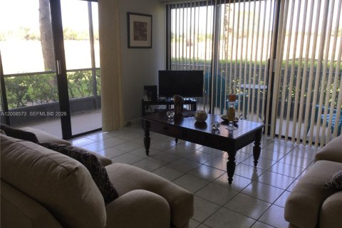 Condo in West Palm Beach, Florida, 2 bedrooms № 2089746 - photo 20