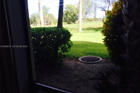 Condo in West Palm Beach, Florida, 2 bedrooms № 2089746 - photo 30