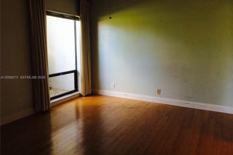Condo in West Palm Beach, Florida, 2 bedrooms № 2089746 - photo 6