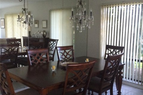 Condo in West Palm Beach, Florida, 2 bedrooms № 2089746 - photo 25
