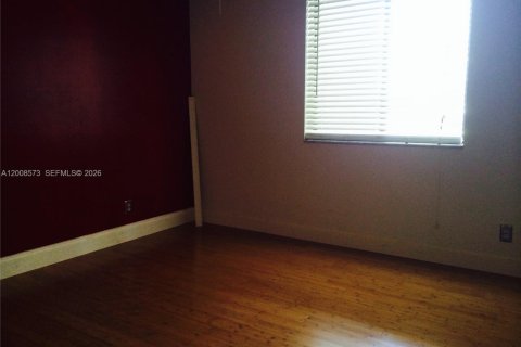 Condo in West Palm Beach, Florida, 2 bedrooms № 2089746 - photo 12