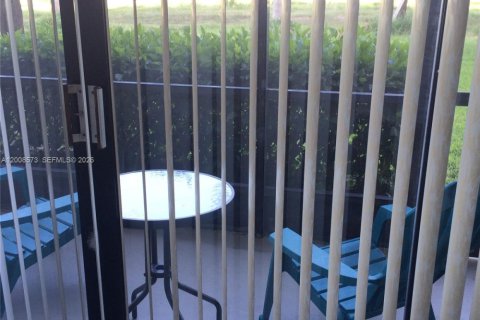 Condo in West Palm Beach, Florida, 2 bedrooms № 2089746 - photo 28