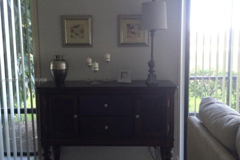 Condo in West Palm Beach, Florida, 2 bedrooms № 2089746 - photo 26