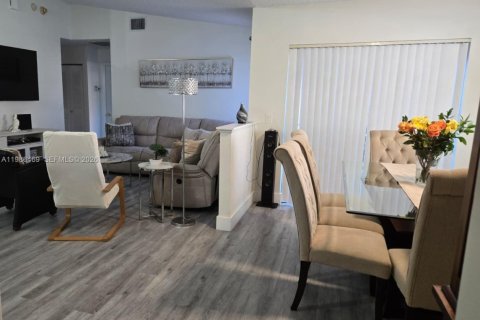 House in Boynton Beach, Florida 2 bedrooms № 2047770 - photo 6