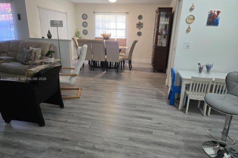 House in Boynton Beach, Florida 2 bedrooms № 2047770 - photo 5