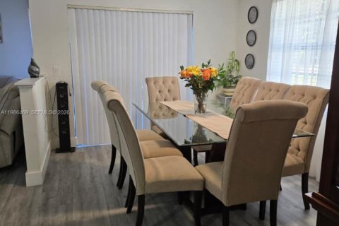 House in Boynton Beach, Florida 2 bedrooms № 2047770 - photo 4