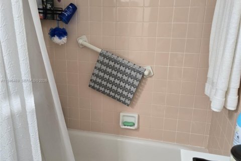 House in Boynton Beach, Florida 2 bedrooms № 2047770 - photo 11