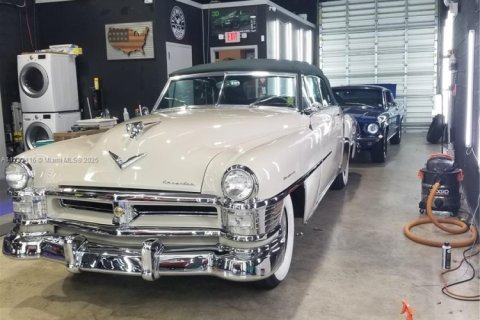 Propiedad comercial en venta en Miami, Florida № 1942848 - foto 16