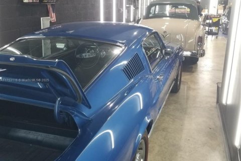 Propiedad comercial en venta en Miami, Florida № 1942848 - foto 9