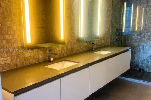 Copropriété à louer à Miami, Floride: 2 chambres, 111.67 m2 № 1997662 - photo 8