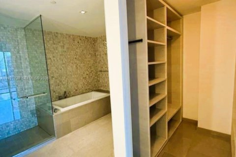 Copropriété à louer à Miami, Floride: 2 chambres, 111.67 m2 № 1997662 - photo 11