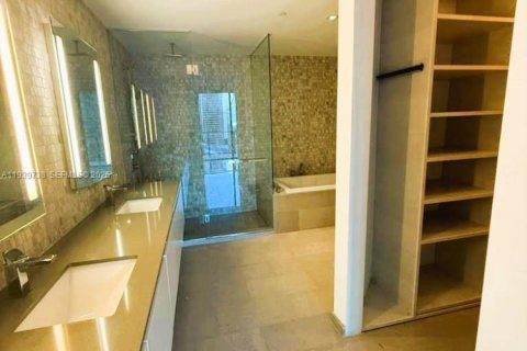 Copropriété à louer à Miami, Floride: 2 chambres, 111.67 m2 № 1997662 - photo 10