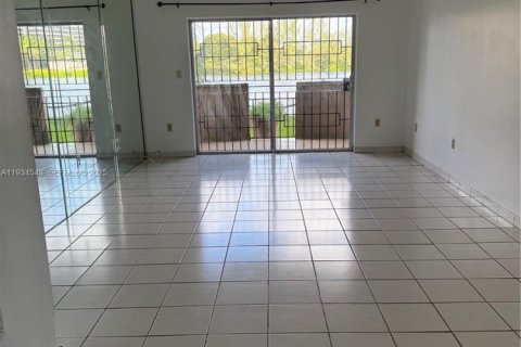 Купить кондоминиум в Майами, Флорида 2 спальни, 95.69м2, № 1992713 - фото 9