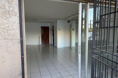 Купить кондоминиум в Майами, Флорида 2 спальни, 95.69м2, № 1992713 - фото 8