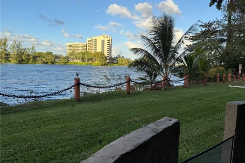 Купить кондоминиум в Майами, Флорида 2 спальни, 95.69м2, № 1992713 - фото 2