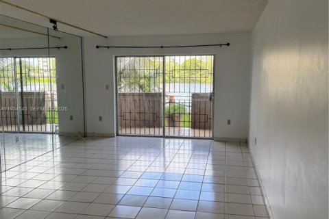 Купить кондоминиум в Майами, Флорида 2 спальни, 95.69м2, № 1992713 - фото 4