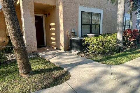 Condominio en alquiler en Miami, Florida, 2 dormitorios, 90.95 m2 № 1952984 - foto 6