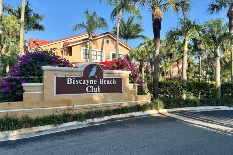 Condominio en alquiler en Miami, Florida, 2 dormitorios, 90.95 m2 № 1952984 - foto 2