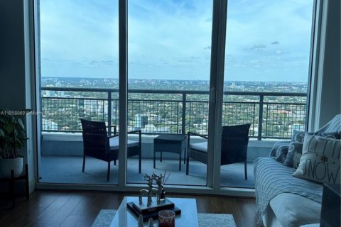 Condominio en alquiler en Miami, Florida, 1 dormitorio, 61.78 m2 № 1882045 - foto 4
