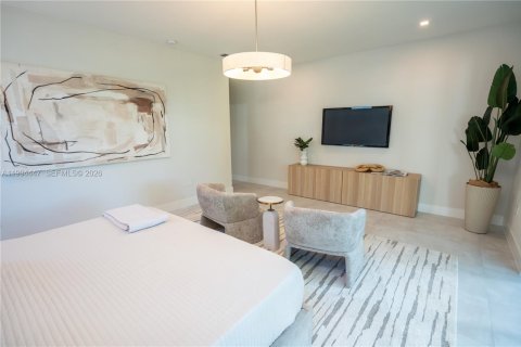 Casa en venta en Miami, Florida, 4 dormitorios, 270.25 m2 № 2058921 - foto 18