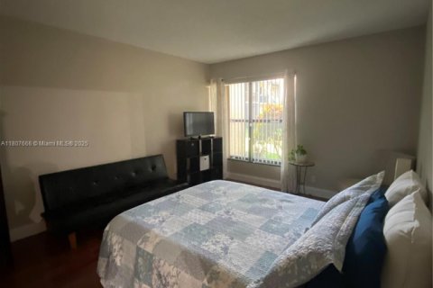 Condo in Deerfield Beach, Florida, 2 bedrooms  № 1755972 - photo 21
