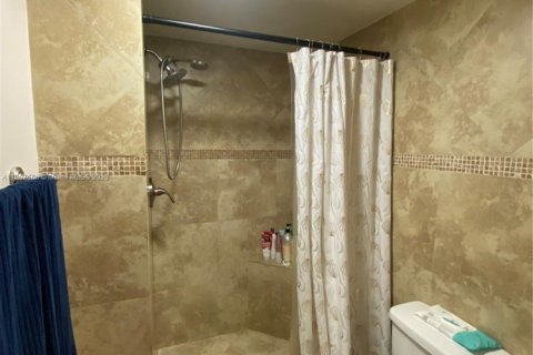 Condo in Deerfield Beach, Florida, 2 bedrooms  № 1755972 - photo 25