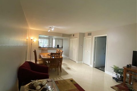 Condo in Deerfield Beach, Florida, 2 bedrooms  № 1755972 - photo 30