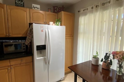Condo in Deerfield Beach, Florida, 2 bedrooms  № 1755972 - photo 11