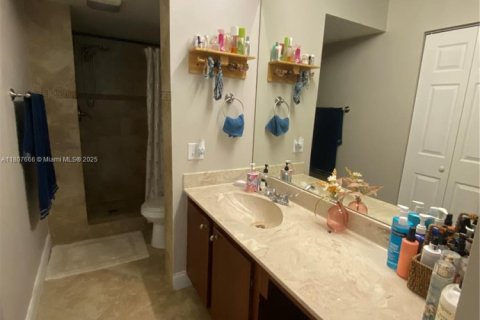 Condo in Deerfield Beach, Florida, 2 bedrooms  № 1755972 - photo 24
