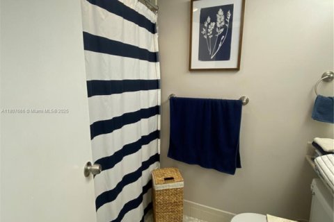 Condo in Deerfield Beach, Florida, 2 bedrooms  № 1755972 - photo 17