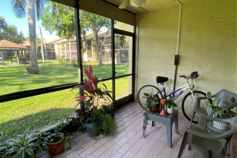 Condo in Deerfield Beach, Florida, 2 bedrooms  № 1755972 - photo 27
