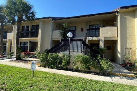 Condo in Deerfield Beach, Florida, 2 bedrooms  № 1755972 - photo 2