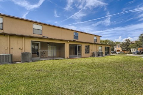 Townhouse in Brandon, Florida 3 bedrooms, 137.4 sq.m. № 1875933 - photo 27