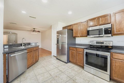 Townhouse in Brandon, Florida 3 bedrooms, 137.4 sq.m. № 1875933 - photo 13