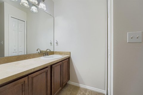Townhouse in Brandon, Florida 3 bedrooms, 137.4 sq.m. № 1875933 - photo 18