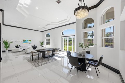 House in Davie, Florida 4 bedrooms, 374.02 sq.m. № 2049695 - photo 6