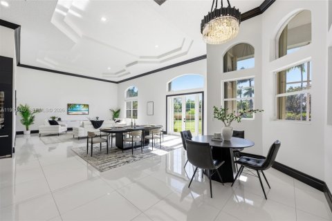 House in Davie, Florida 4 bedrooms, 374.02 sq.m. № 2049695 - photo 4