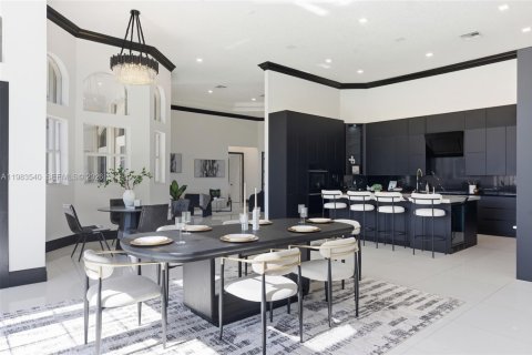 House in Davie, Florida 4 bedrooms, 374.02 sq.m. № 2049695 - photo 13