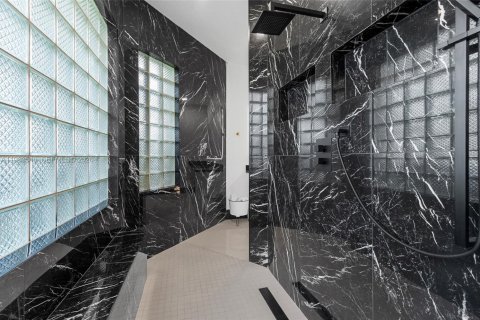 House in Davie, Florida 4 bedrooms, 374.02 sq.m. № 2049695 - photo 29