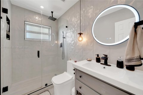 House in Miami, Florida 3 bedrooms, 114.55 sq.m. № 2042453 - photo 11