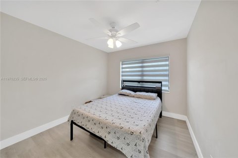 House in Miami, Florida 3 bedrooms, 114.55 sq.m. № 2042453 - photo 8