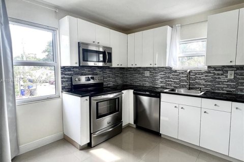 Apartamento en Hollywood, Florida 1 dormitorio, 167.04 m2 № 2004380