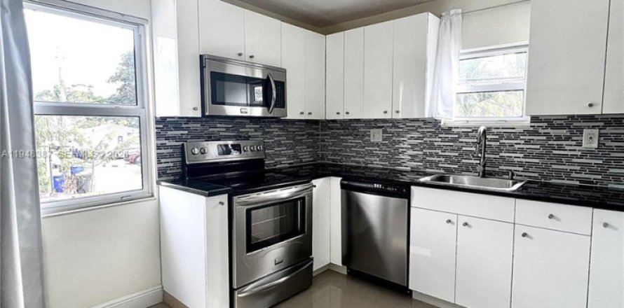 Apartamento en Hollywood, Florida 1 dormitorio, 167.04 m2 № 2004380