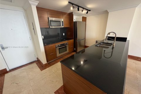 Condo in Miami, Florida, 2 bedrooms  № 2052832 - photo 4