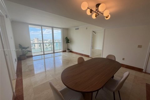 Condo in Miami, Florida, 2 bedrooms  № 2052832 - photo 7