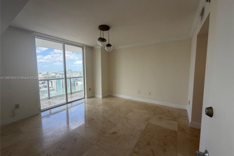 Condo in Miami, Florida, 2 bedrooms  № 2052832 - photo 14