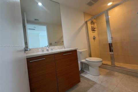 Condo in Miami, Florida, 2 bedrooms  № 2052832 - photo 13
